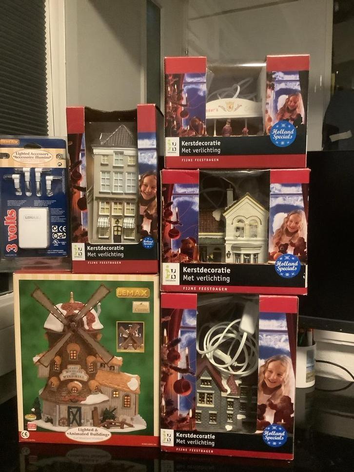 Lemax Molen + Kerstdorp  met Verlichting + accessoires!, Diversen, Kerst, Zo goed als nieuw, Ophalen of Verzenden