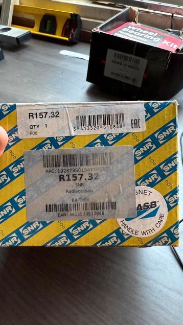 Wiellagerset SNR R157.32 Vooras, Met Rubberlager Polo nieuw beschikbaar voor biedingen