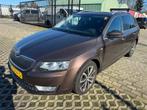 Skoda Octavia Combi 1.6 TDI Greentech Edition Businessline, Auto's, Skoda, Gebruikt, Euro 6, 4 cilinders, Bruin