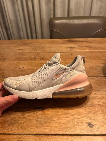 Nike Air Max 270 beschikbaar voor biedingen