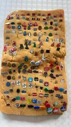 Voor de liefhebber! Speldjes, Verzamelen, Speldjes, Pins en Buttons, Ophalen, Zo goed als nieuw, Overige onderwerpen