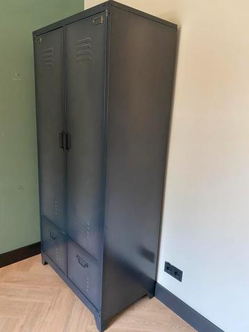 Kledingkast locker super stoer! beschikbaar voor biedingen