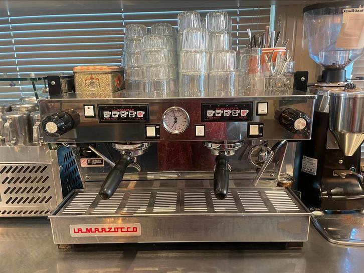 La Marzocco 2 groeps piston machine - horeca, Witgoed en Apparatuur, Koffiezetapparaten, Gebruikt, Koffiebonen, Espresso apparaat