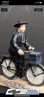 TE KOOP GEVRAAGD Pastoor op fiets, Diversen, Ophalen of Verzenden