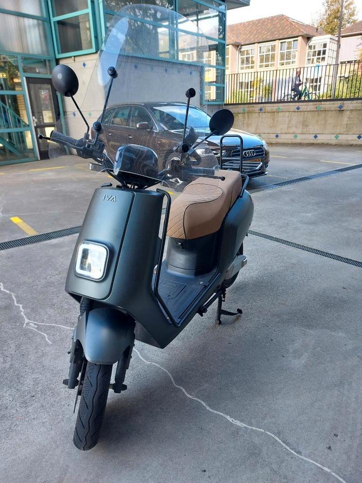 Iva S5 bromscooter, Fietsen en Brommers, Snorfietsen en Snorscooters, Zo goed als nieuw, Overige merken, Elektrisch, Ophalen of Verzenden