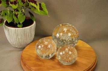 Presse papier beschikbaar voor biedingen