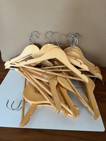 houten small kledinghangers - voor kleine kleding  beschikbaar voor biedingen
