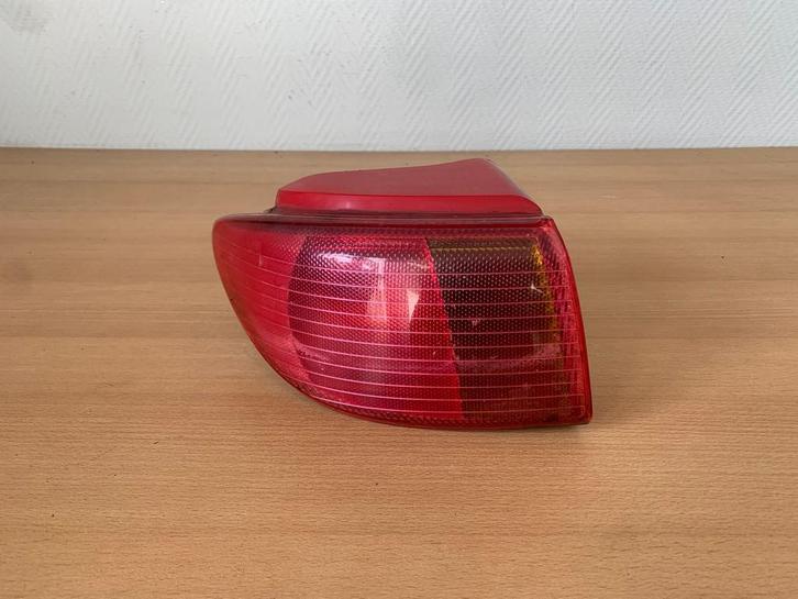 achterlicht links mazda 2 2003 tot 2007 rood, Auto-onderdelen, Verlichting, Mazda, Gebruikt, Ophalen of Verzenden