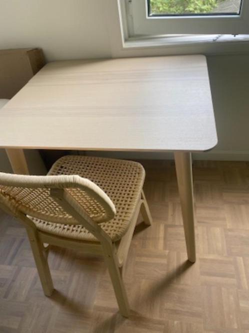 Nieuw IKEA Lisabo tafel met 2 nieuwe Voxlov rieten stoelen, Huis en Inrichting, Stoelen, Nieuw, Twee, Hout, Riet of Rotan, Overige kleuren