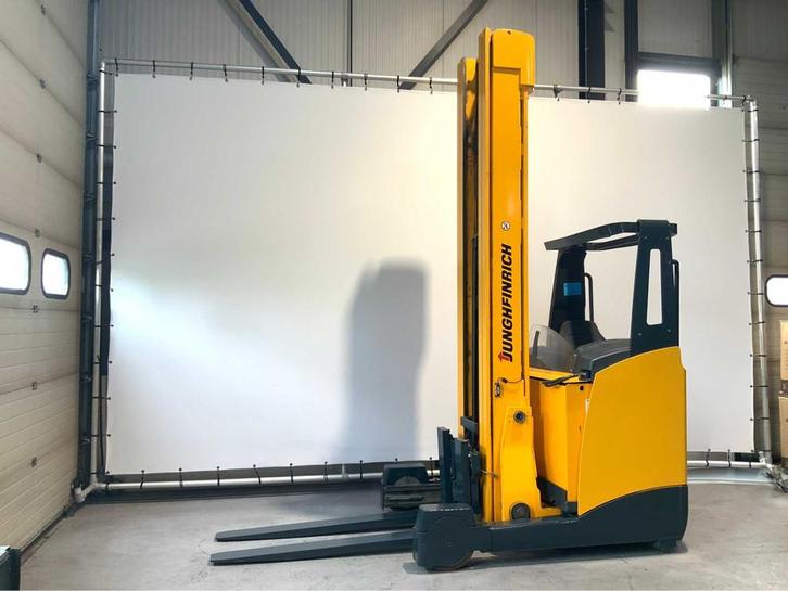 Jungheinrich - - ETV 320 - Reach truck, Zakelijke goederen, Machines en Bouw | Heftrucks en Intern transport, Reachtruck, Overige aandrijving