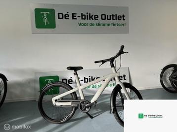 VANMOOF A5 NIEUWSTAAT 550KM MET GARANTIE EN BTW FACTUUR beschikbaar voor biedingen