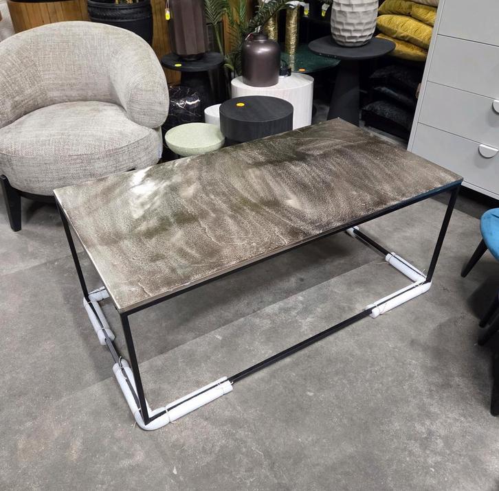 Salontafel Lanson 120 x 65 Aluminium van Richmond Interiors, Antiek en Kunst, Antiek | Meubels | Tafels, Ophalen
