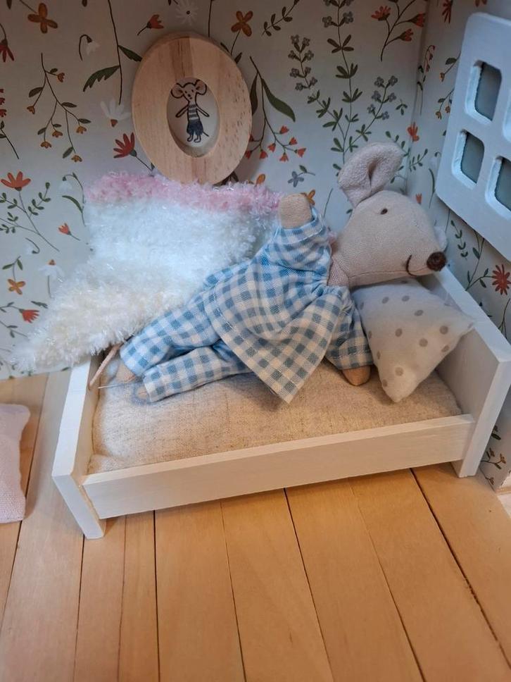 Poppenhuis meubeltjes en accessoires, slaapkamer, Verzamelen, Poppenhuizen en Toebehoren, Poppenhuis, Ophalen of Verzenden