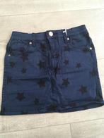 Nieuw met kaartje: blauwe jeans rok WE Fashion 122/128 denim, Meisje, Nieuw, Ophalen of Verzenden, Jurk of Rok