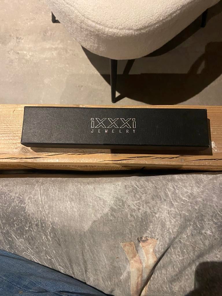Armband ixxxi, Ophalen of Verzenden, Zo goed als nieuw