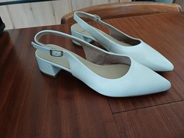 Trouwschoenen  beschikbaar voor biedingen