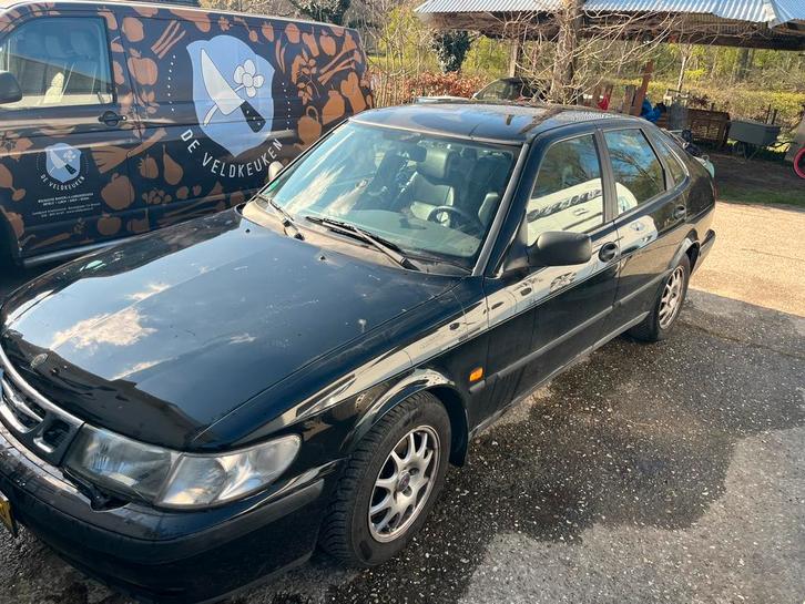 Saab 9-3 2.0 I 1998 Zwart, Auto's, Saab, Particulier, Benzine, Hatchback, Handgeschakeld, Origineel Nederlands, Zwart, Voorwielaandrijving