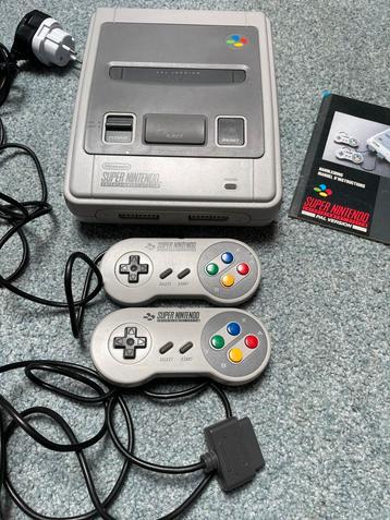 Super Nintendo SNES Onverkleurd! + 2 controllers, garantie beschikbaar voor biedingen