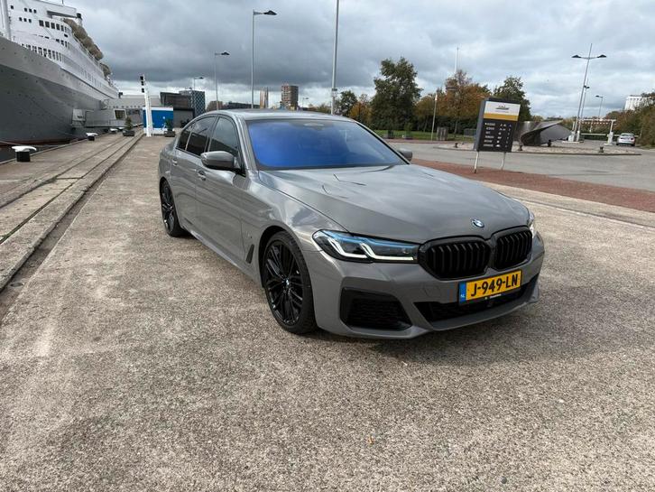 BMW 5-Serie 530i 252pk Aut 2020 Grijs VOL OPTIES, Auto's, BMW, Bedrijf, 5-Serie, Benzine, B, Sedan, Automaat, Origineel Nederlands