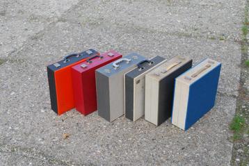 Vintage platenkoffers met harmonica beschikbaar voor biedingen