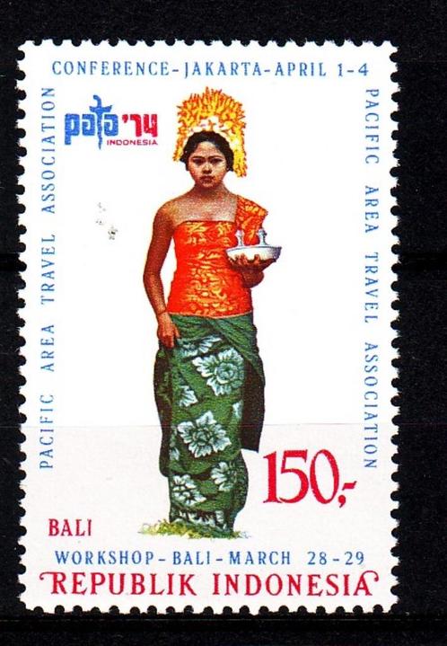 TSS Kavel 420013 Indonesië Pf  kostuums kleding minr 775 Moo, Postzegels en Munten, Postzegels | Azië, Postfris, Zuidoost-Azië