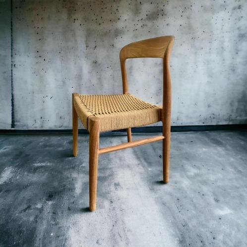 Massief houten stoel met gewoven zitting & armleuning, Antiek en Kunst, Antiek | Meubels | Stoelen en Banken, Ophalen