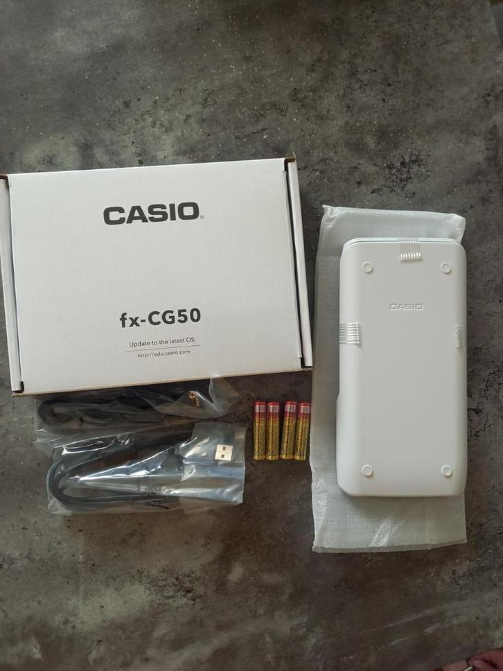 Gloednieuwe grafische rekenmachine Casio fx-cg50, Diversen, Rekenmachines, Nieuw, Grafische rekenmachine, Ophalen of Verzenden