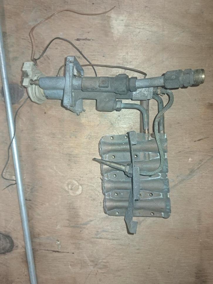 Truma gasklep en brander 3002 kachel en kappen van boiler, Caravans en Kamperen, Caravan accessoires, Gebruikt, Ophalen of Verzenden