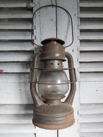 Mooie oude stormlamp / olielamp ROYALUX beschikbaar voor biedingen