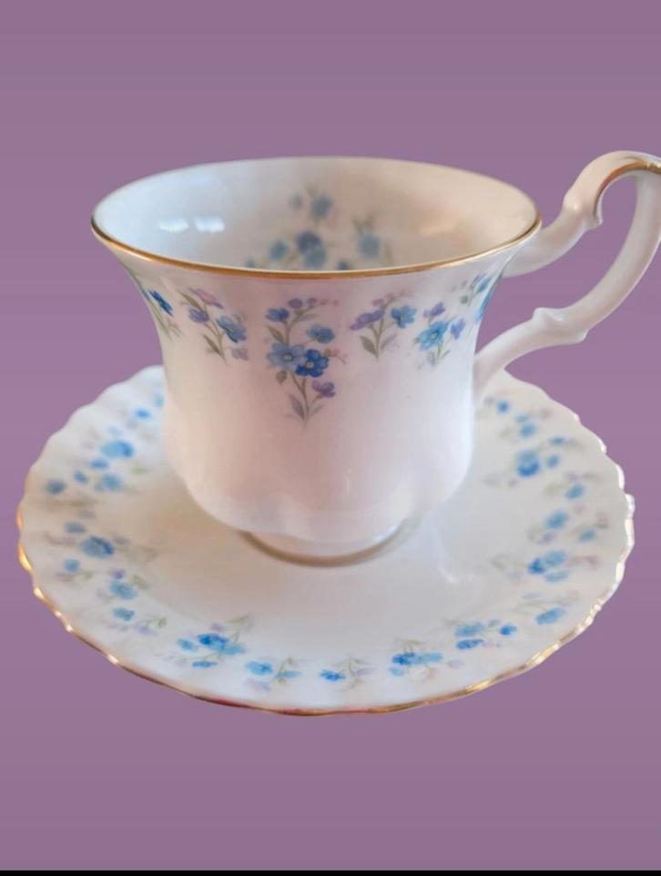 Royal Albert Memory Lane Dameskop, Huis en Inrichting, Keuken | Servies, Zo goed als nieuw, Kop(pen) en/of Schotel(s), Overige stijlen