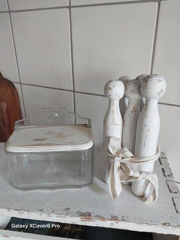 Brocante Houten Kegels Decoratie  beschikbaar voor biedingen