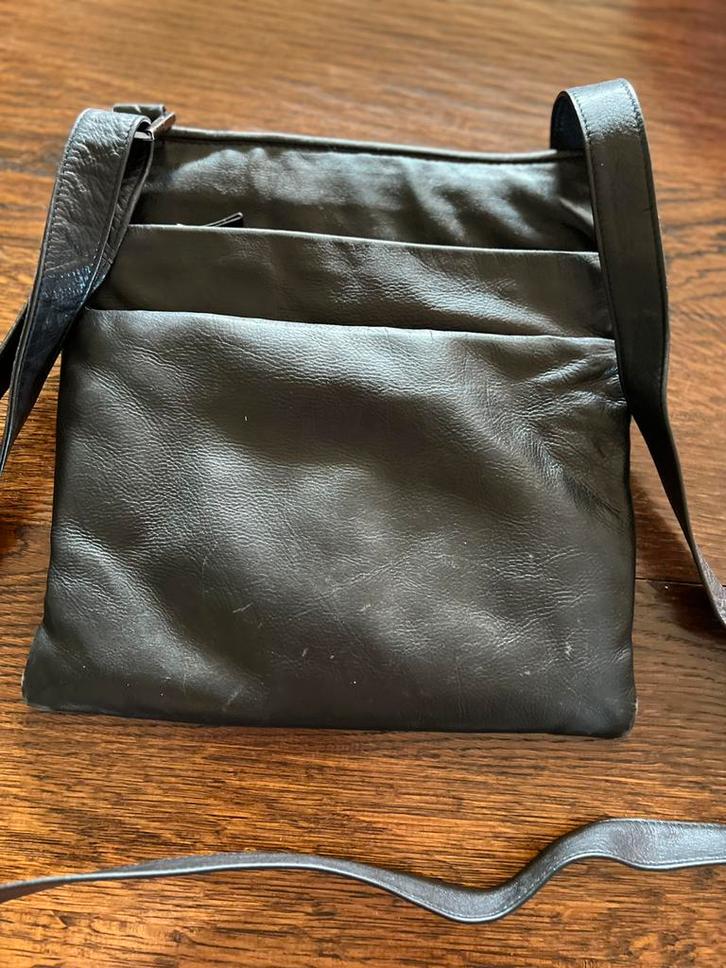 BERBA SOFT LEREN CROSSBODY TAS, Sieraden, Tassen en Uiterlijk, Tassen | Schoudertassen, Zo goed als nieuw, Overige merken, Zwart