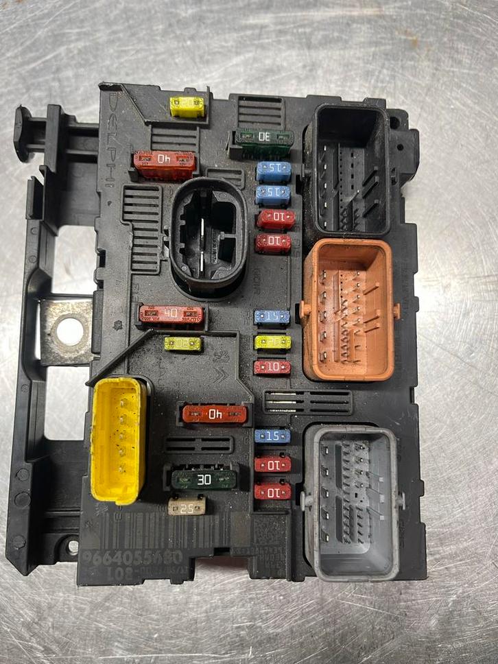 L08 zekeringkast, Auto-onderdelen, Elektronica en Kabels, Overige automerken, Gebruikt, Ophalen of Verzenden