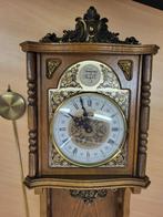 Klok.              Met slinger en gewichten., Huis en Inrichting, Woonaccessoires | Klokken, Ophalen of Verzenden, Gebruikt, Analoog
