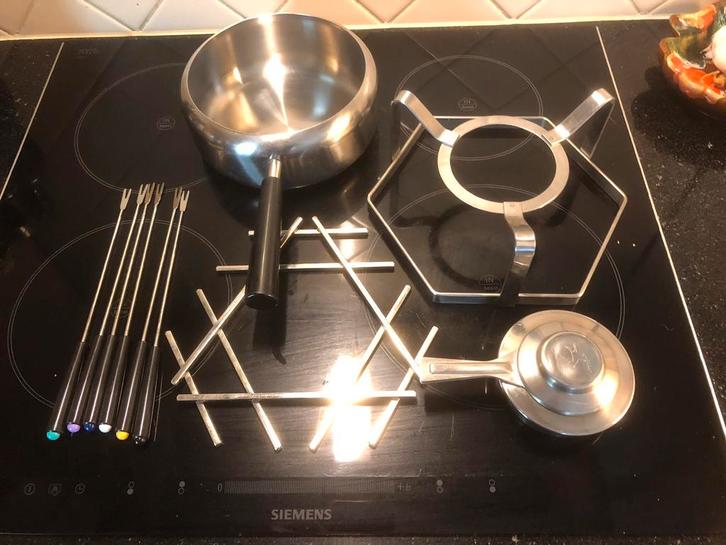 t.k.Spring Switserland RVS savoyarde raclette set compleet, Huis en Inrichting, Keuken | Potten en Pannen, Zo goed als nieuw, Koekenpan of Braadpan