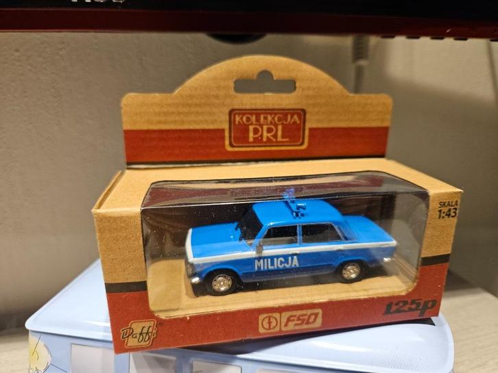 Daffi Polska Motoryzacja Fiat 125P 125 Milicja Politie 1:43, Hobby en Vrije tijd, Modelauto's | 1:43, Nieuw, Auto, Overige merken