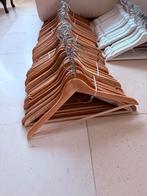 IKEA kledinghangers 70 houtkleur en 50 wit, Ophalen of Verzenden, Zo goed als nieuw, Hout
