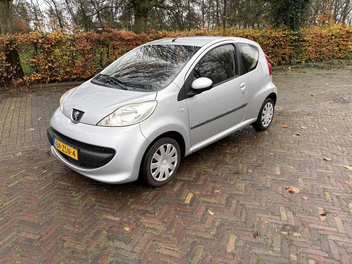 Peugeot 107 1.0-12V XS AUTOMAAT, Auto's, Peugeot, Bedrijf, ABS, Airbags, Airconditioning, Elektrische ramen, Metallic lak, Radio