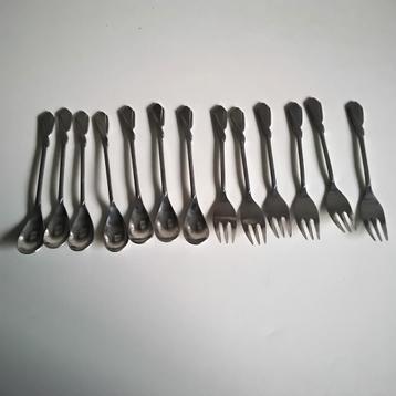 Sola GZ nr: 42 7 theelepeltjes en 6 taartvorkjes  beschikbaar voor biedingen