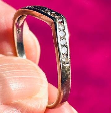 Wit gouden ring- kleine diamantjes-14 KT-mt.17.4 beschikbaar voor biedingen
