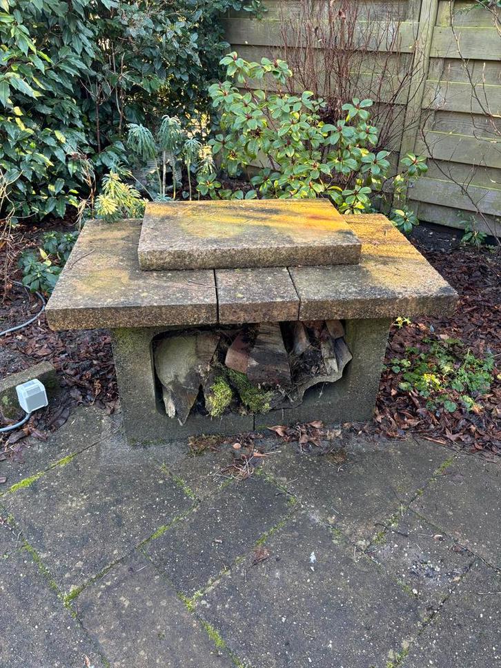 Stenen Tuinbank met Houtopslag, Tuin en Terras, Tuintafels, Gebruikt, Vierkant, Metaal, Ophalen of Verzenden