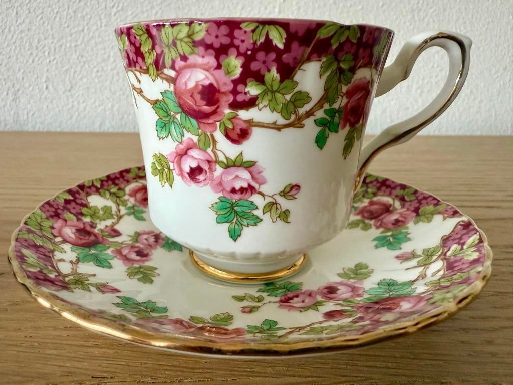 Royal Albert Olde English Garden kop en schotel, Verzamelen, Porselein, Kristal en Bestek, Zo goed als nieuw, Porselein, Verzenden