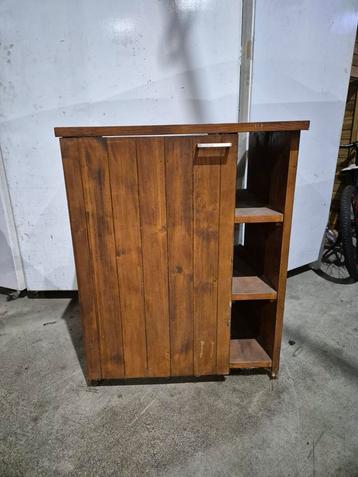 Houten Kast - Handgemaakt beschikbaar voor biedingen