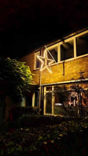 Zeer populaire verlichte Kerst ster beschikbaar voor biedingen