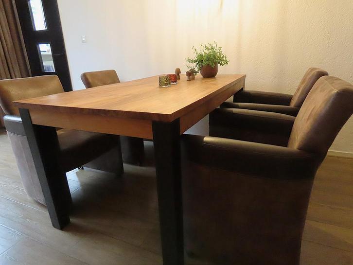 Teakhouten eettafel. (De stoelen zijn al verkocht), Huis en Inrichting, Complete eetkamers, Gebruikt, Ophalen