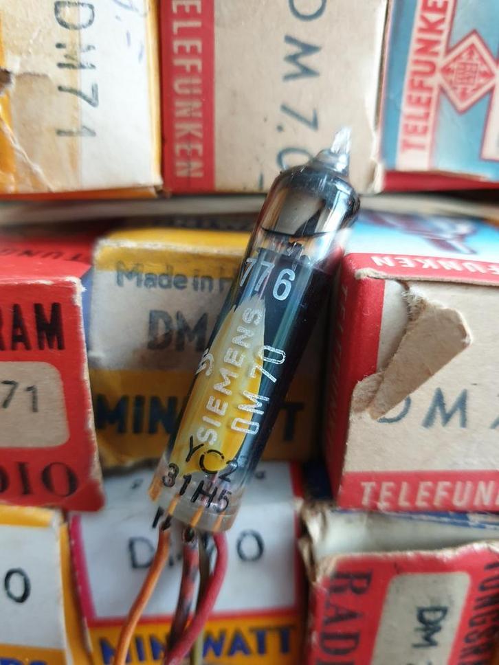 DM70 DM71 indicator buizen Telefunken Philips, Antiek en Kunst, Antiek | Tv's en Audio, Ophalen of Verzenden