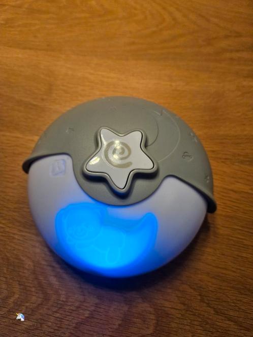 Infantino licht, projector en muziek nachtlamp, Kinderen en Baby's, Kinderkamer | Inrichting en Decoratie, Zo goed als nieuw, Lamp