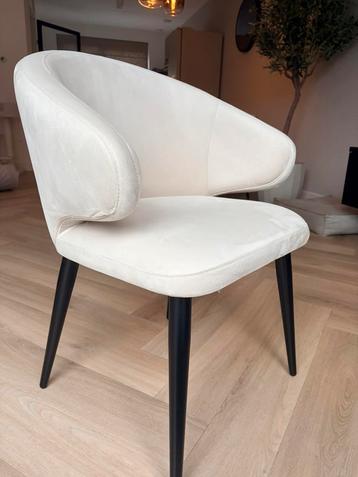 Vier prachtige Westwing eetkamerstoelen licht beige japandi beschikbaar voor biedingen