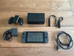 Nintendo Switch Grijs, Spelcomputers en Games, Spelcomputers | Nintendo Switch, Ophalen of Verzenden, Zo goed als nieuw, Met 2 controllers