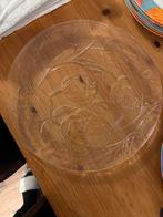 Glazen bord met tulpen reliëf, Ophalen, Gebruikt, Schaal, Rond